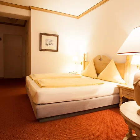 ホテル Stadt ギュータースロー