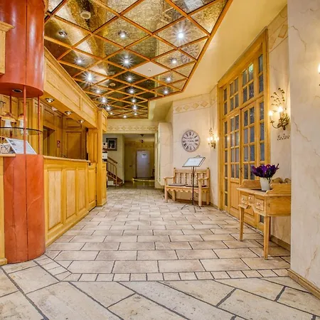 Stadt ホテル ギュータースロー