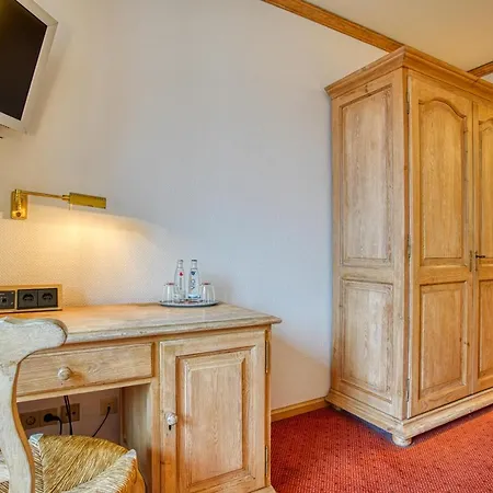 Stadt ホテル ギュータースロー