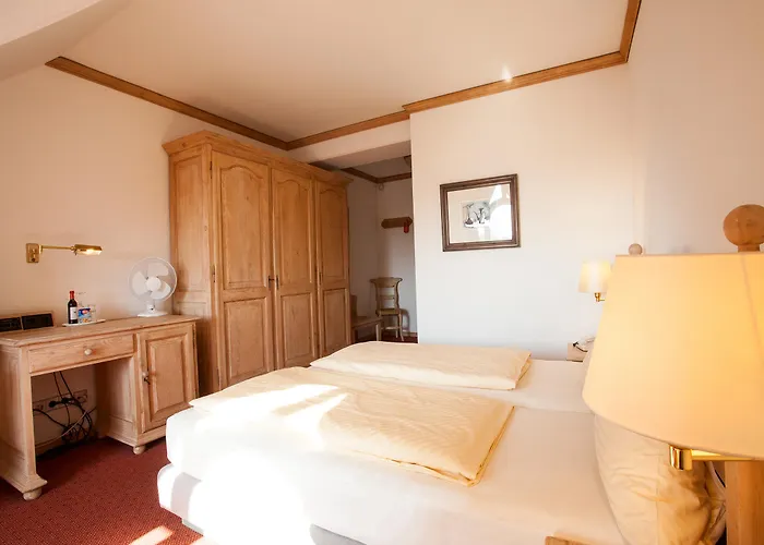 Stadt 3* 居特斯洛