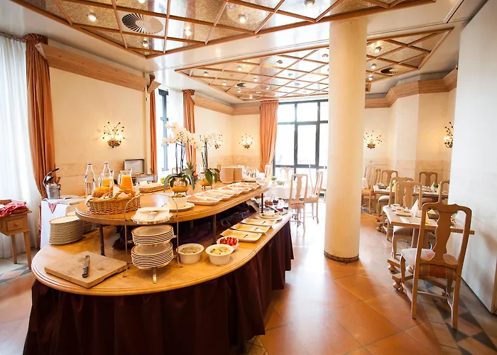 Stadt 3* 居特斯洛