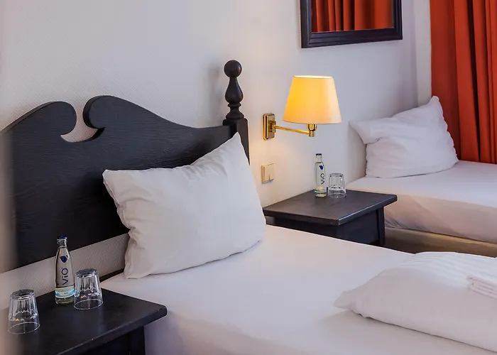 Stadt 3* 居特斯洛