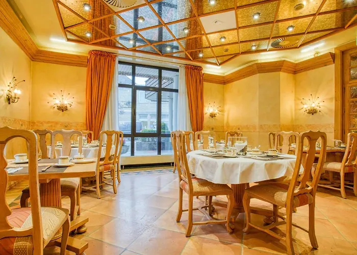 Stadt 3* 居特斯洛