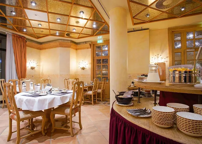 Stadt 3* 居特斯洛