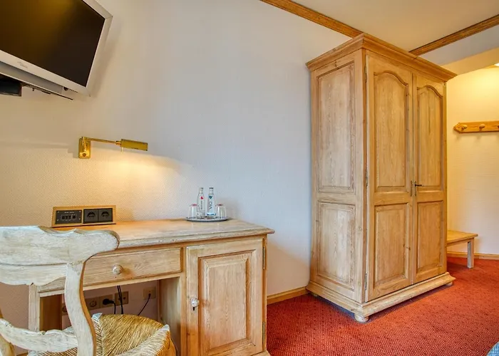 Stadt 酒店 居特斯洛